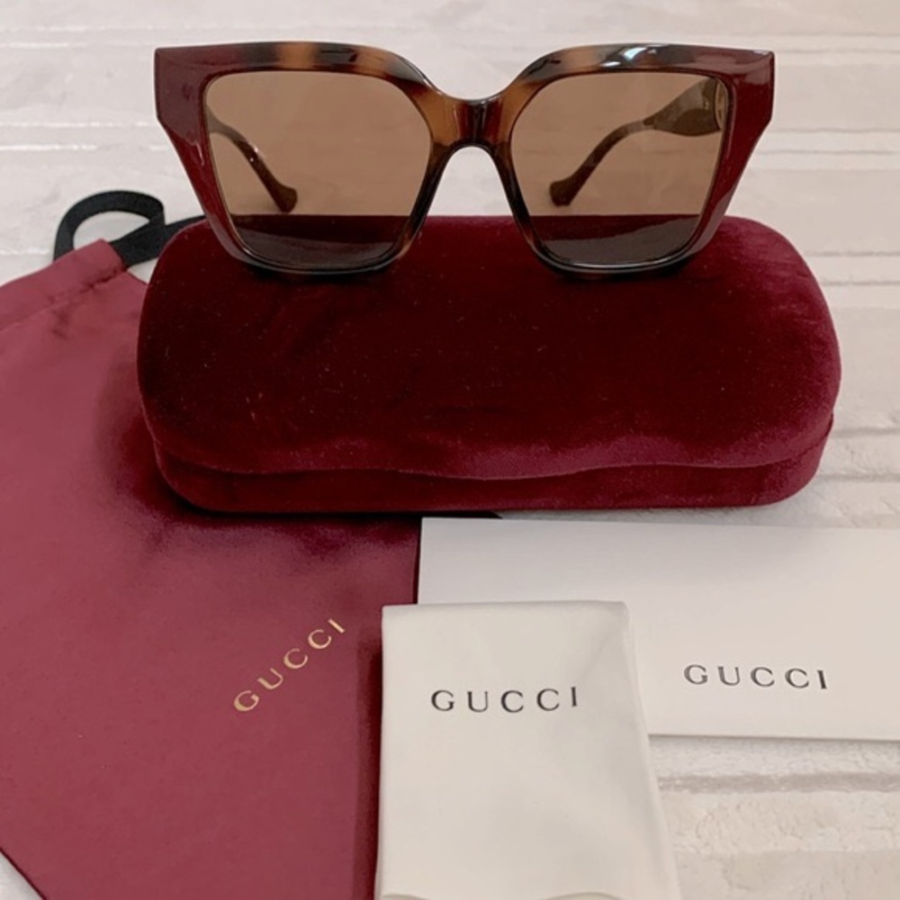 MSRP $465 Gucci Classic Rectangle Frame Burgundy / Tortoise Brown Sunglasses